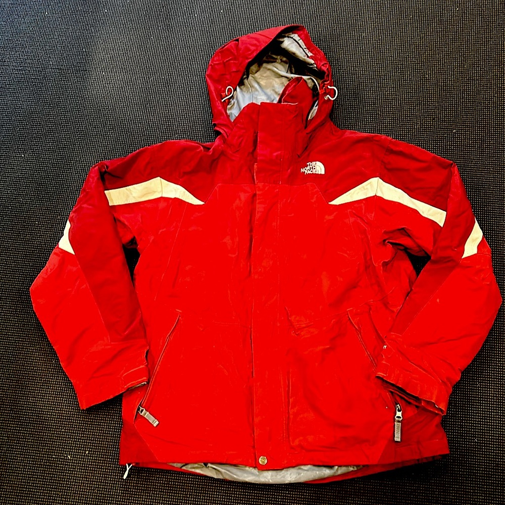 Red Men’s North Face Hyvent raincoat sz M with detachable hood